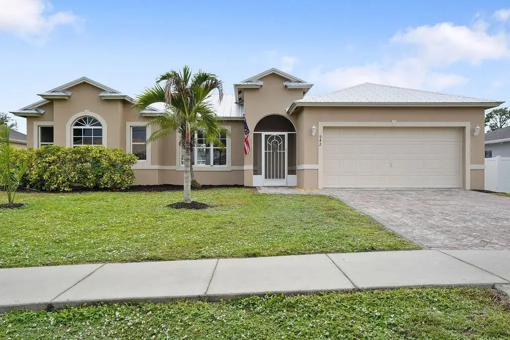 4 bedroom 3 bath Residential for sale at 942 SW IDOL Avenue, Port St. Lucie FL 34953