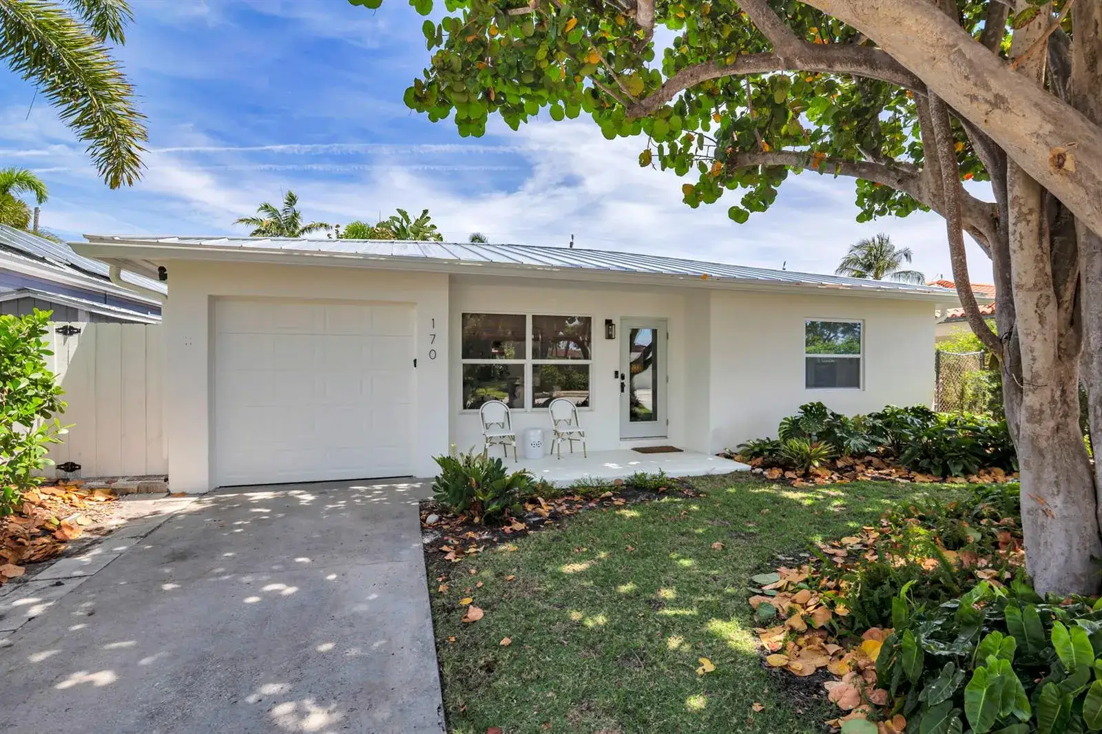 2 bedroom 2 bath Residential for sale at 170 Wellesley Drive, FL 33460