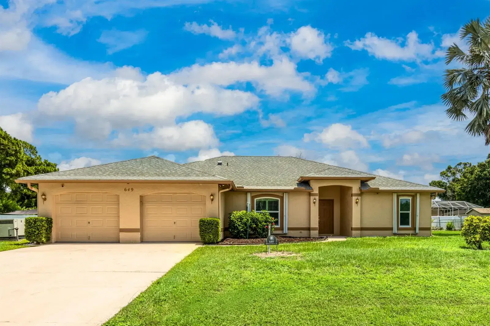 3 bedroom 3 bath Residential for sale at 649 NE HORIZON Lane, Port St. Lucie FL 34983