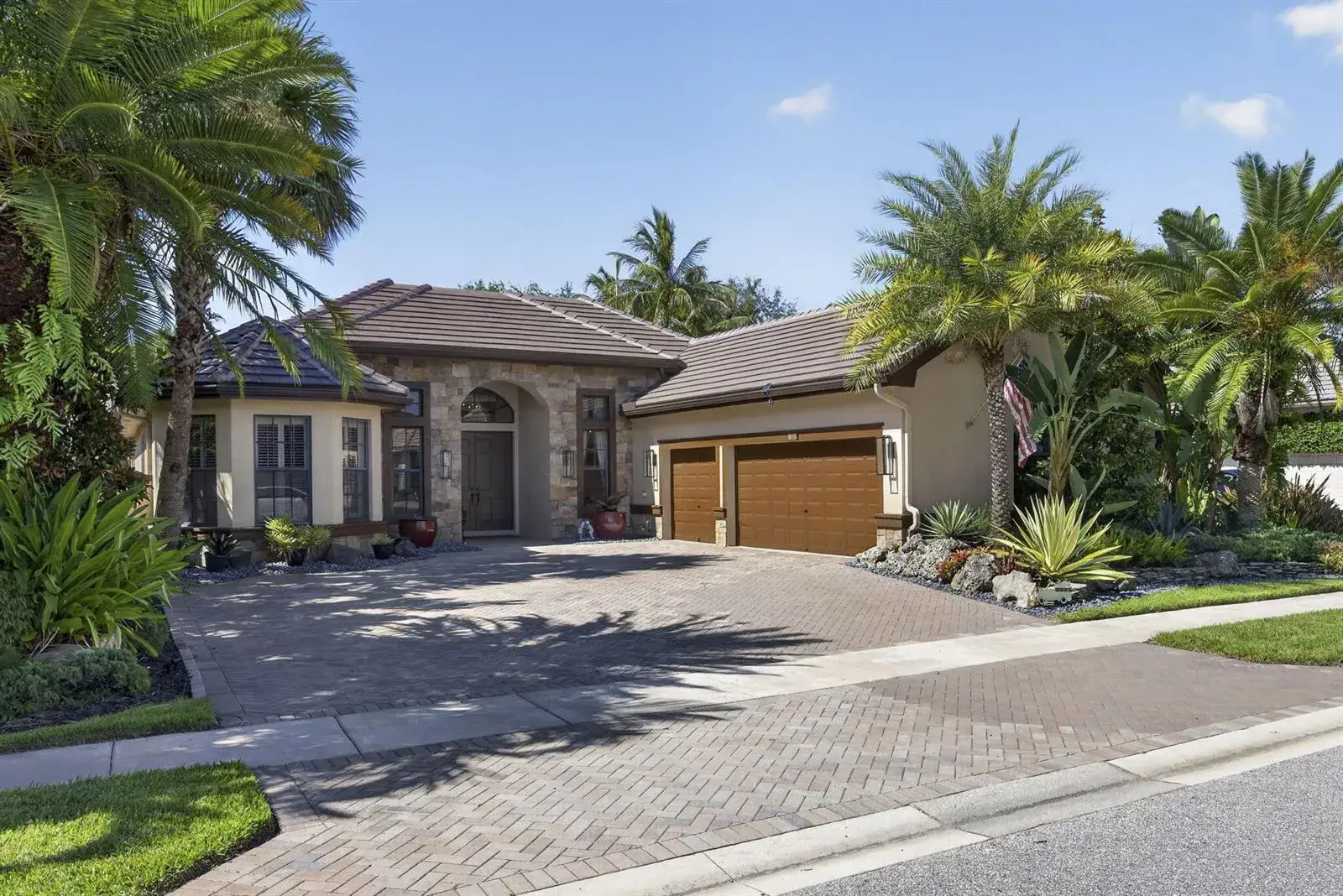 4 bedroom 4 bath Residential Lease for rent at 10336 Trianon Place, Wellington FL 33449