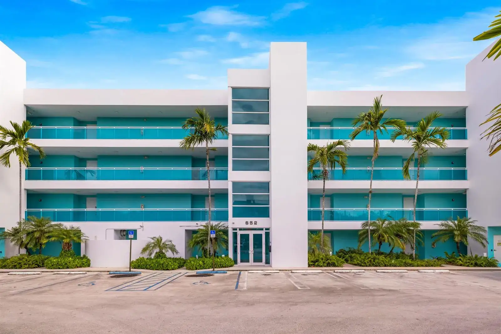 2 bedroom 2 bath Residential for sale at 652 NE 63RD Street # 206, Miami FL 33138