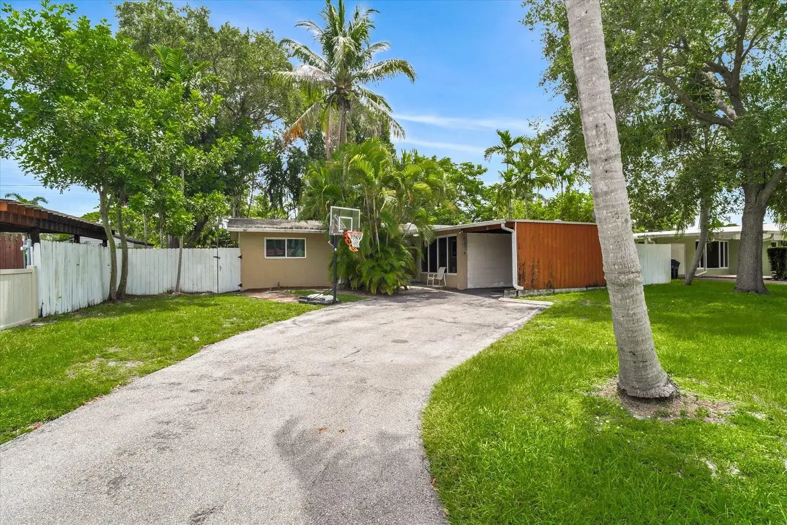 308 NW 27TH Street, Wilton Manors FL 33311