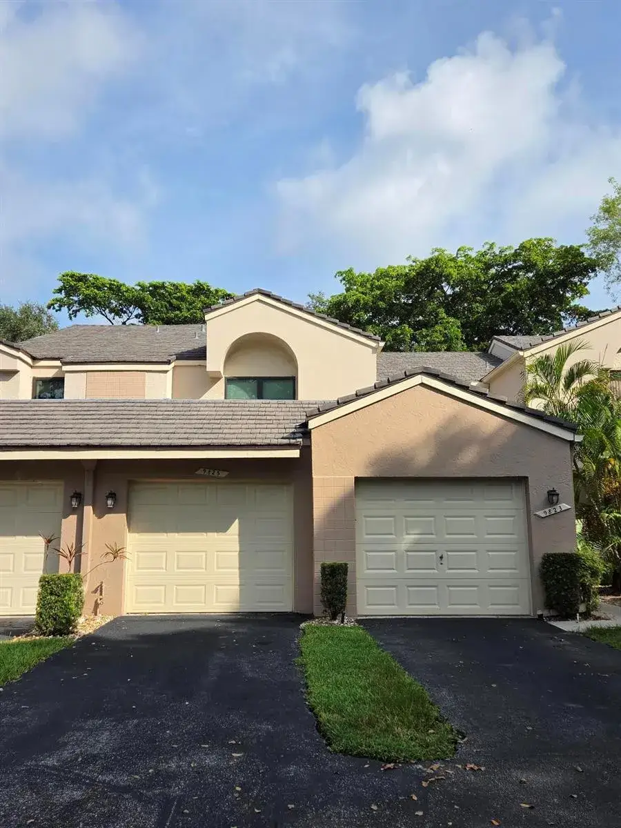 2 bedroom 2 bath Residential for sale at 9825 NW 1ST Court, Plantation FL 33324