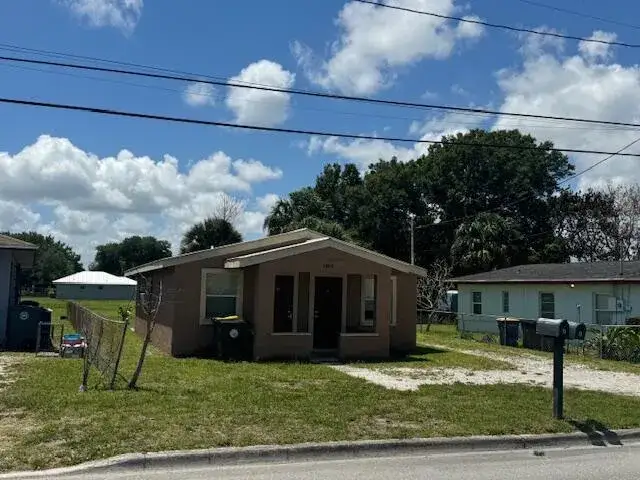 Residential Income for sale at 1403 AVENUE M, Fort Pierce FL 34950