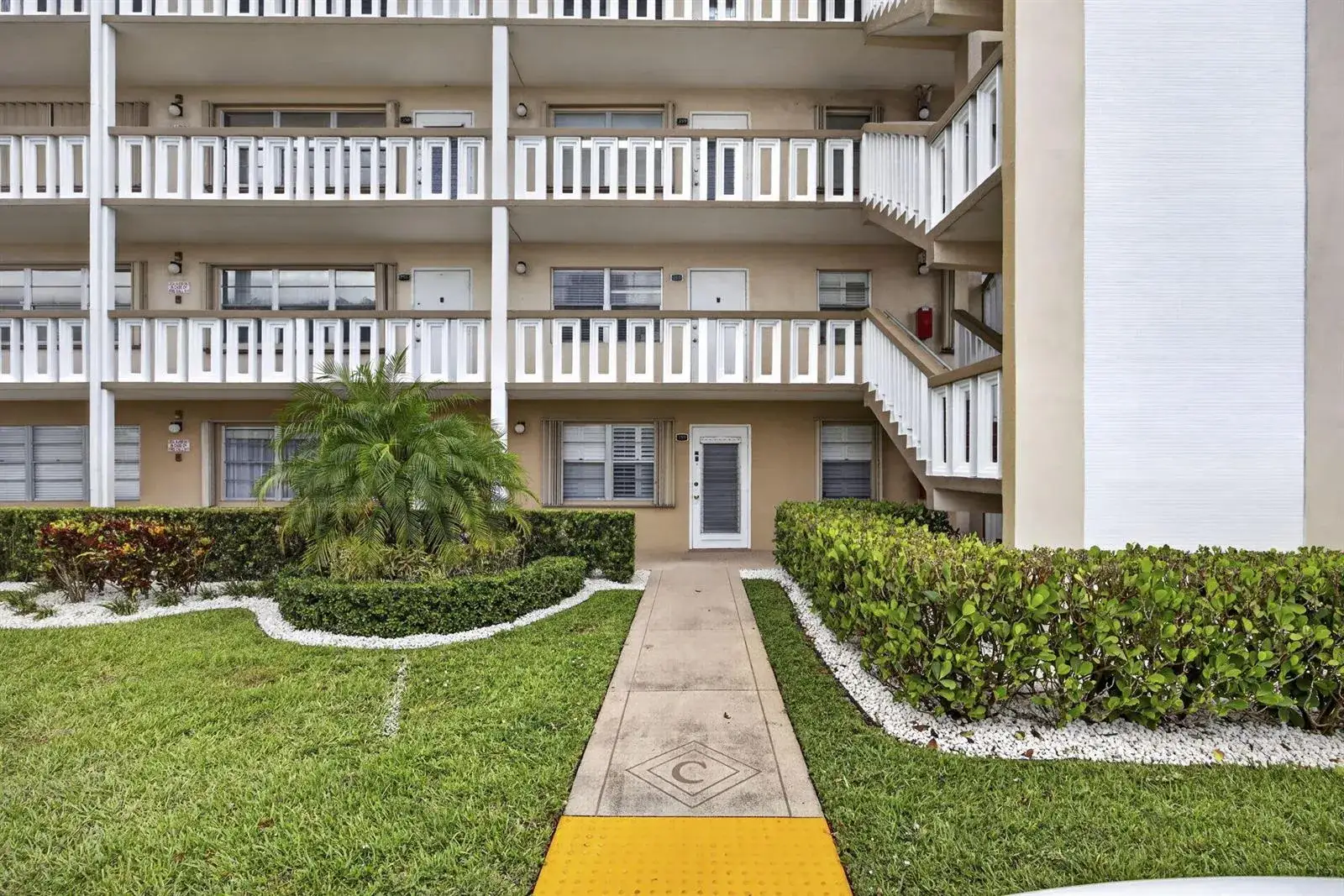 456 Southampton C, West Palm Beach FL 33417