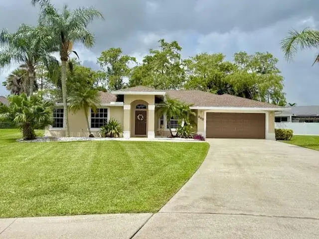 4 bedroom 2 bath Residential for sale at 228 PARK Road N, Royal Palm Beach FL 33411
