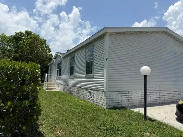3 bedroom 2 bath Residential for sale at 241 Lakeview Drive # 241, Coconut Creek FL 33073