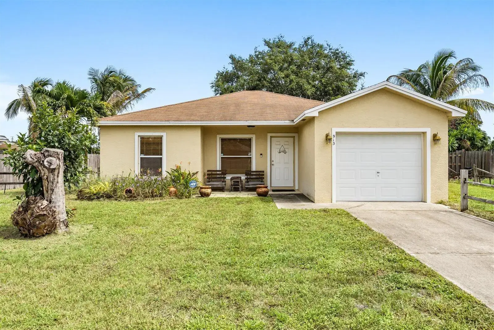 913 SE FORREST PARK Drive, Stuart FL 34994
