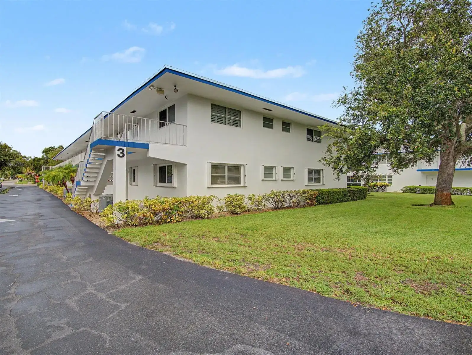 2 bedroom 2 bath Residential for sale at 3 Westwood Avenue # 101E, Tequesta FL 33469