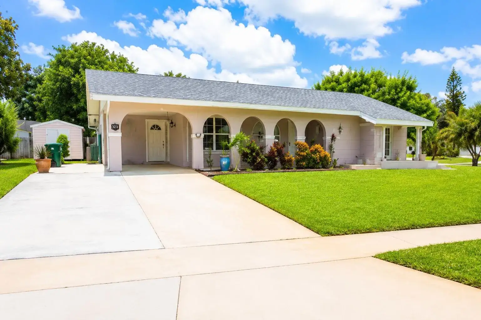 3 bedroom 2 bath Residential for sale at 814 SE Corto Court, Port St. Lucie FL 34983