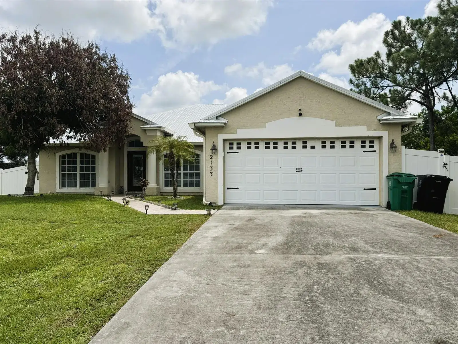 4 bedroom 2 bath Residential for sale at 2133 SW LARCHMONT Lane, Port St. Lucie FL 34984