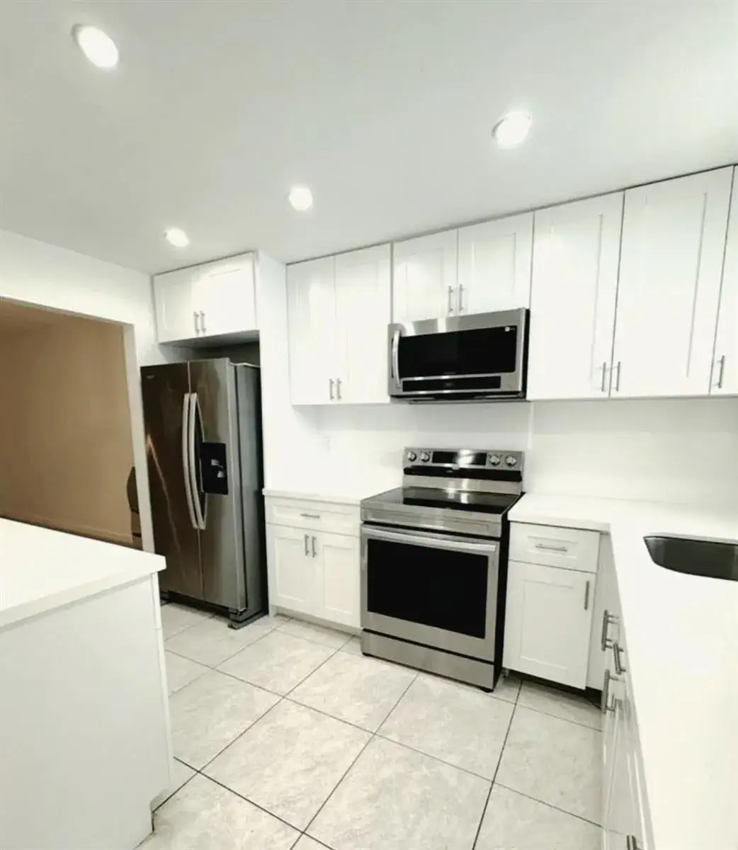 2 bedroom 2 bath Residential for sale at 603 S S State Rd 7 Road S # D, Margate FL 33068