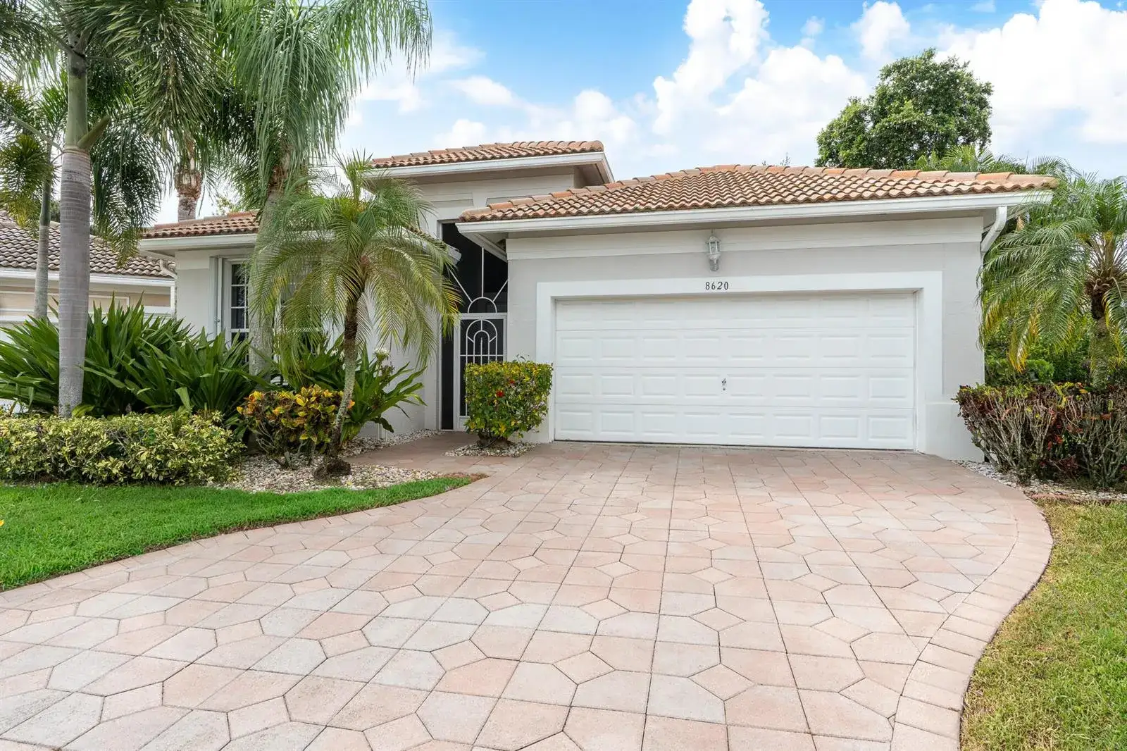 3 bedroom 2 bath Residential for sale at 8620 HIGH CAY, West Palm Beach FL 33411