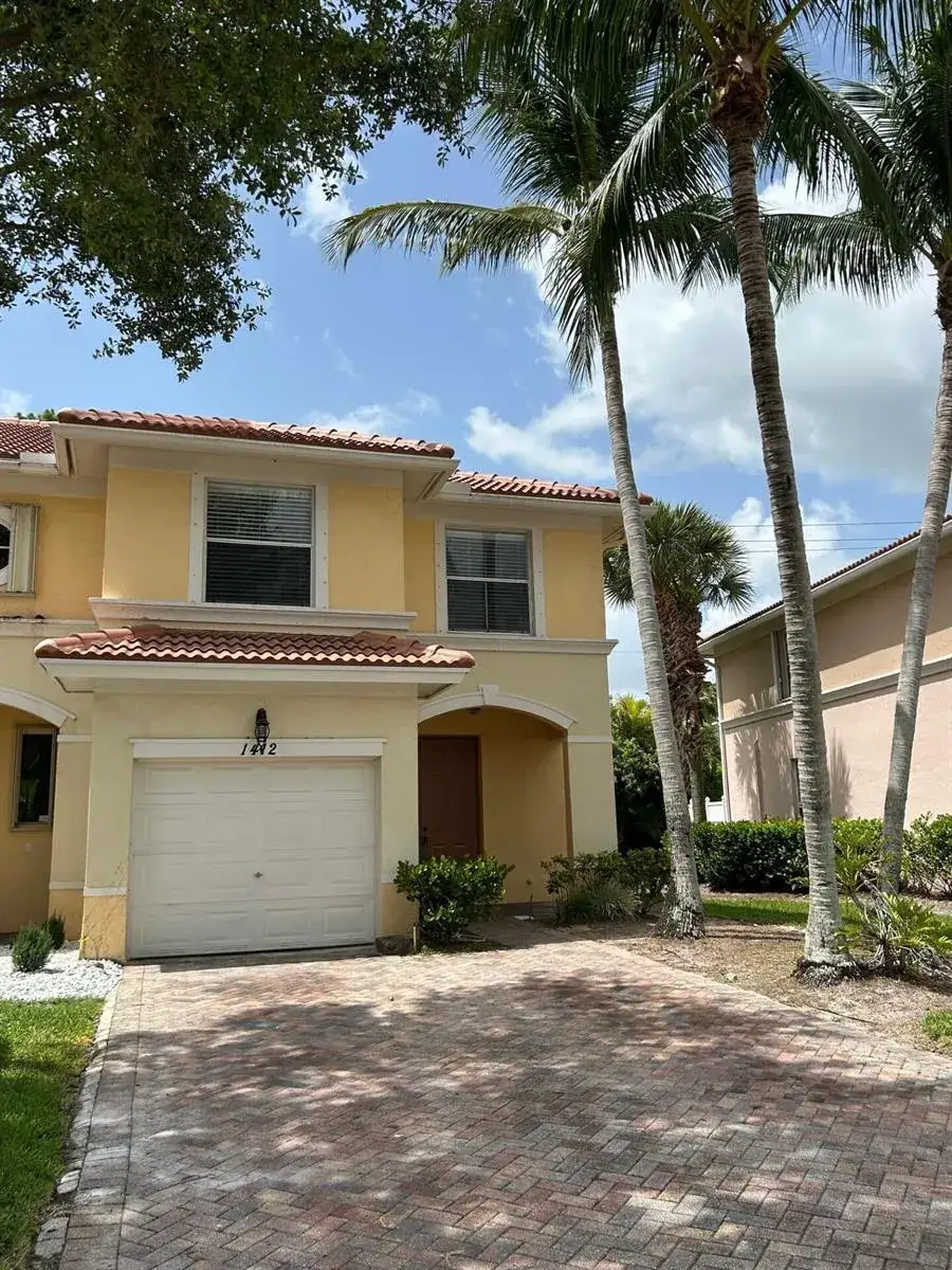 3 bedroom 2 bath Residential Lease for rent at 1412 SEMINOLE PALMS Drive, FL 33463
