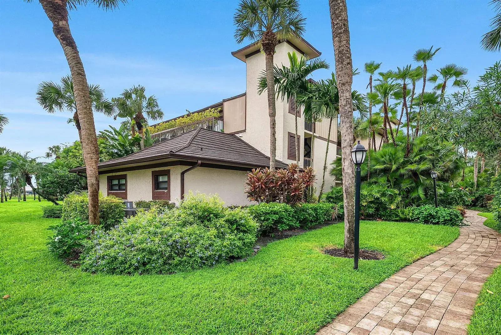 2 bedroom 2 bath Residential for sale at 13388 POLO Road W # 0201, Wellington FL 33414