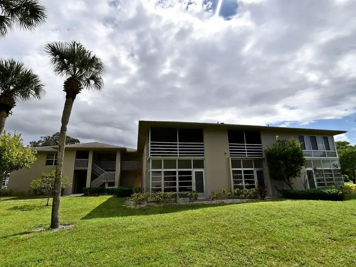 2 bedroom 2 bath Residential for sale at 26 Lake Vista Trail # 107, FL 34952