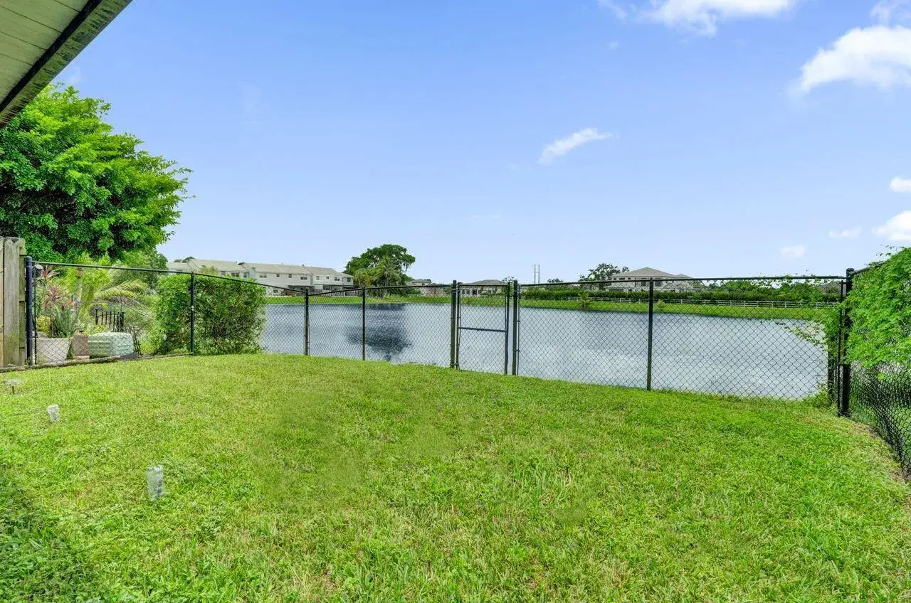 3 bedroom 2 bath Residential for sale at 4737 Grapevine Way, Davie FL 33331