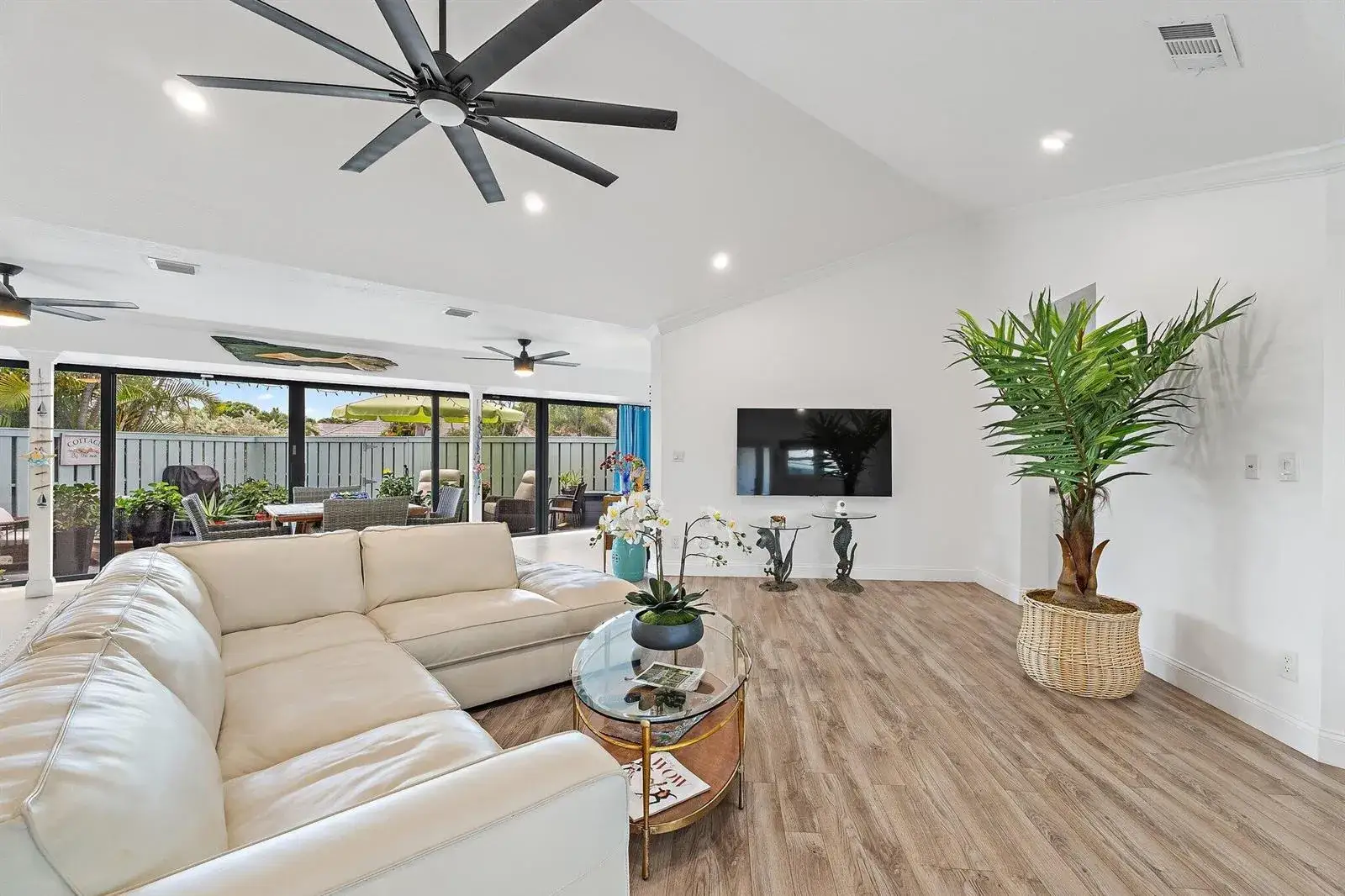 3 bedroom 2 bath Residential for sale at 1127 E Seminole Avenue # 24b, Jupiter FL 33477