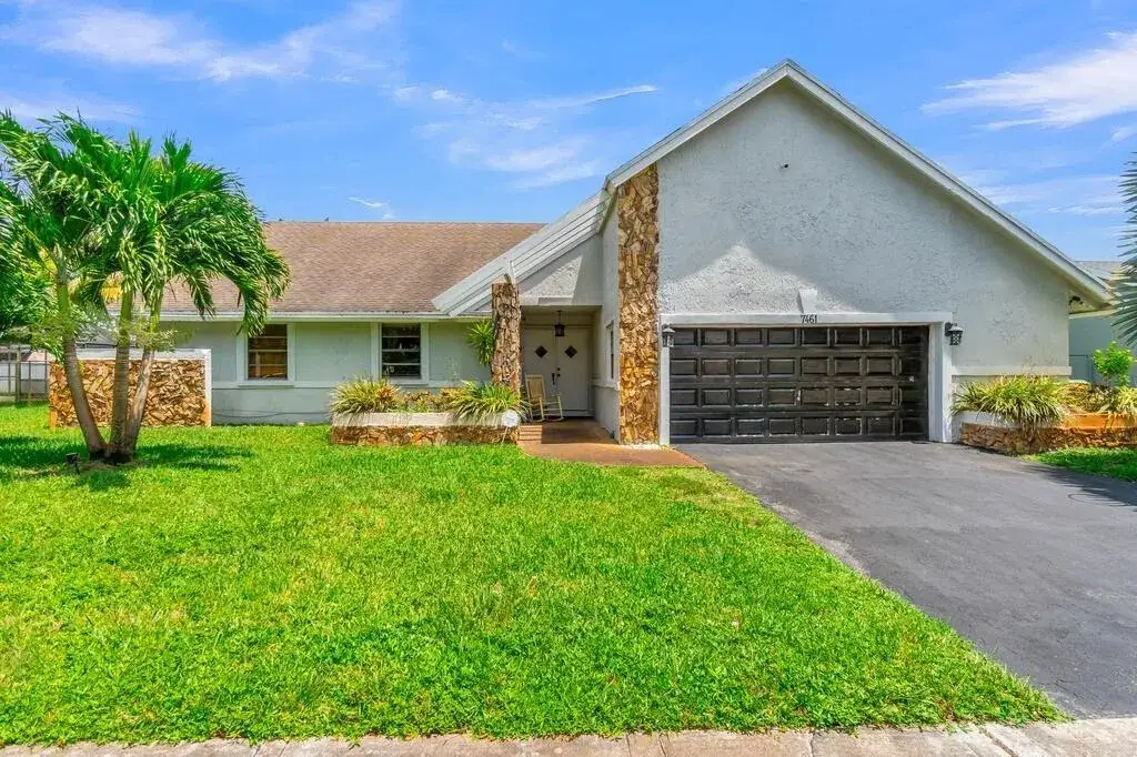 7461 NW 35th Street, Lauderhill FL 33319