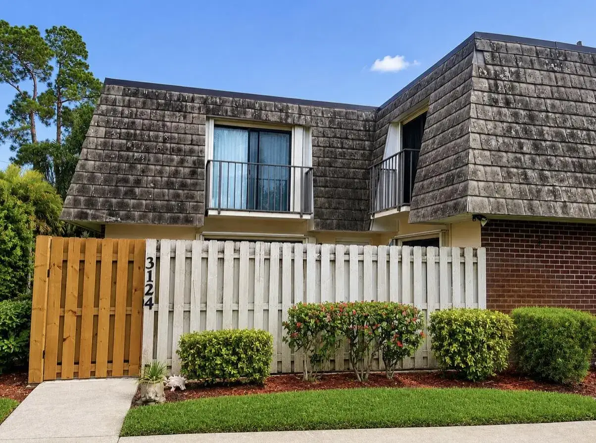 2 bedroom 2 bath Residential for sale at 3124 SE Brook Street, Stuart FL 34997