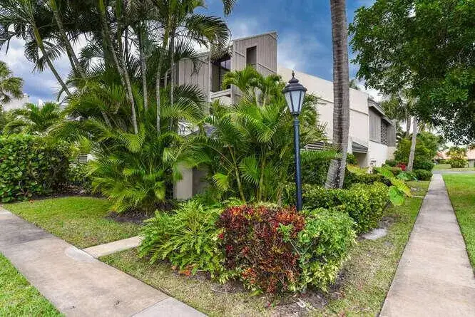 2 bedroom 2 bath Residential Lease for rent at 1605 S US Highway 1 # 6g, Jupiter FL 33477