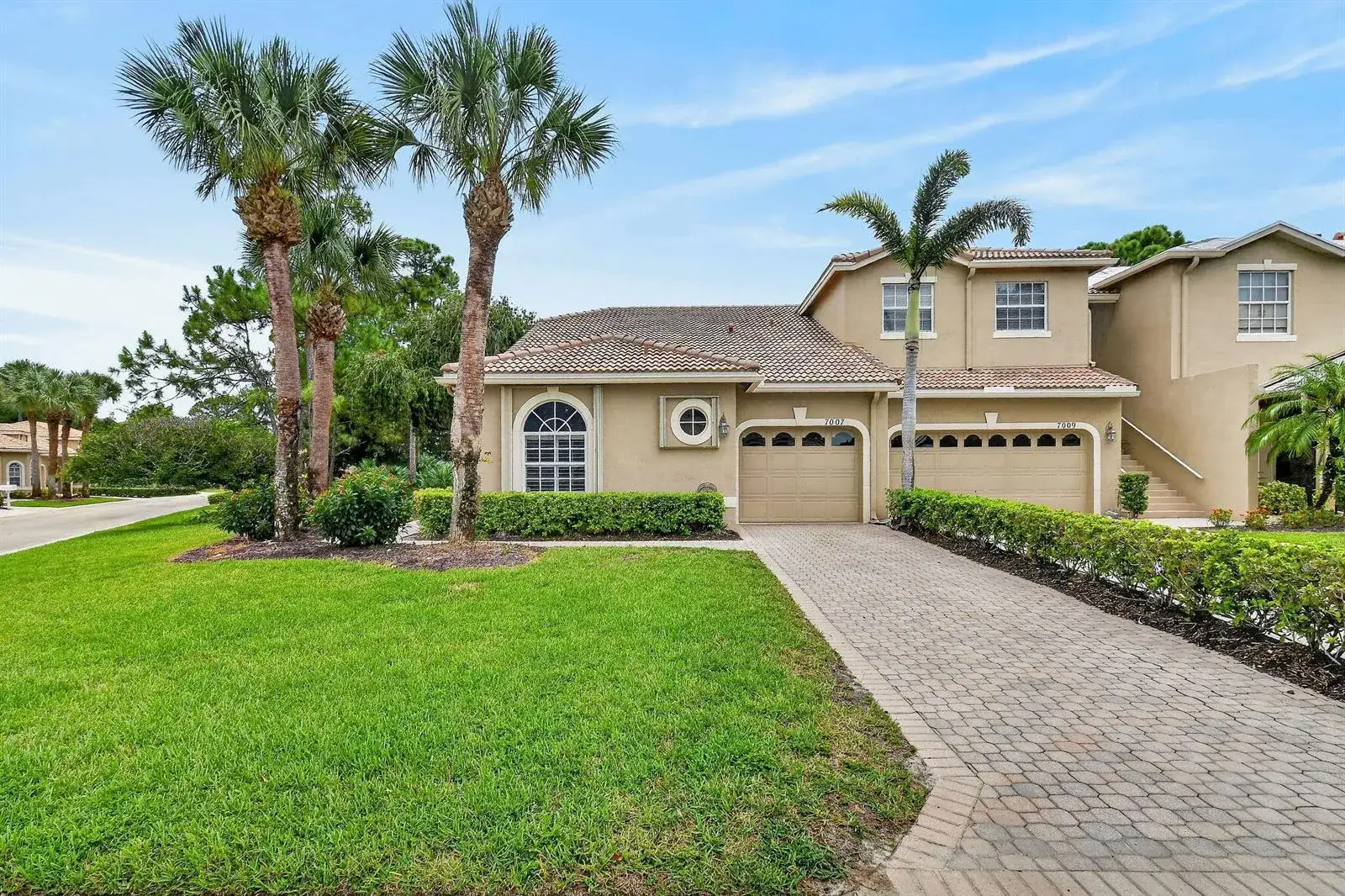 3 bedroom 2 bath Residential for sale at 7007 Torrey Pines Circle, FL 34986