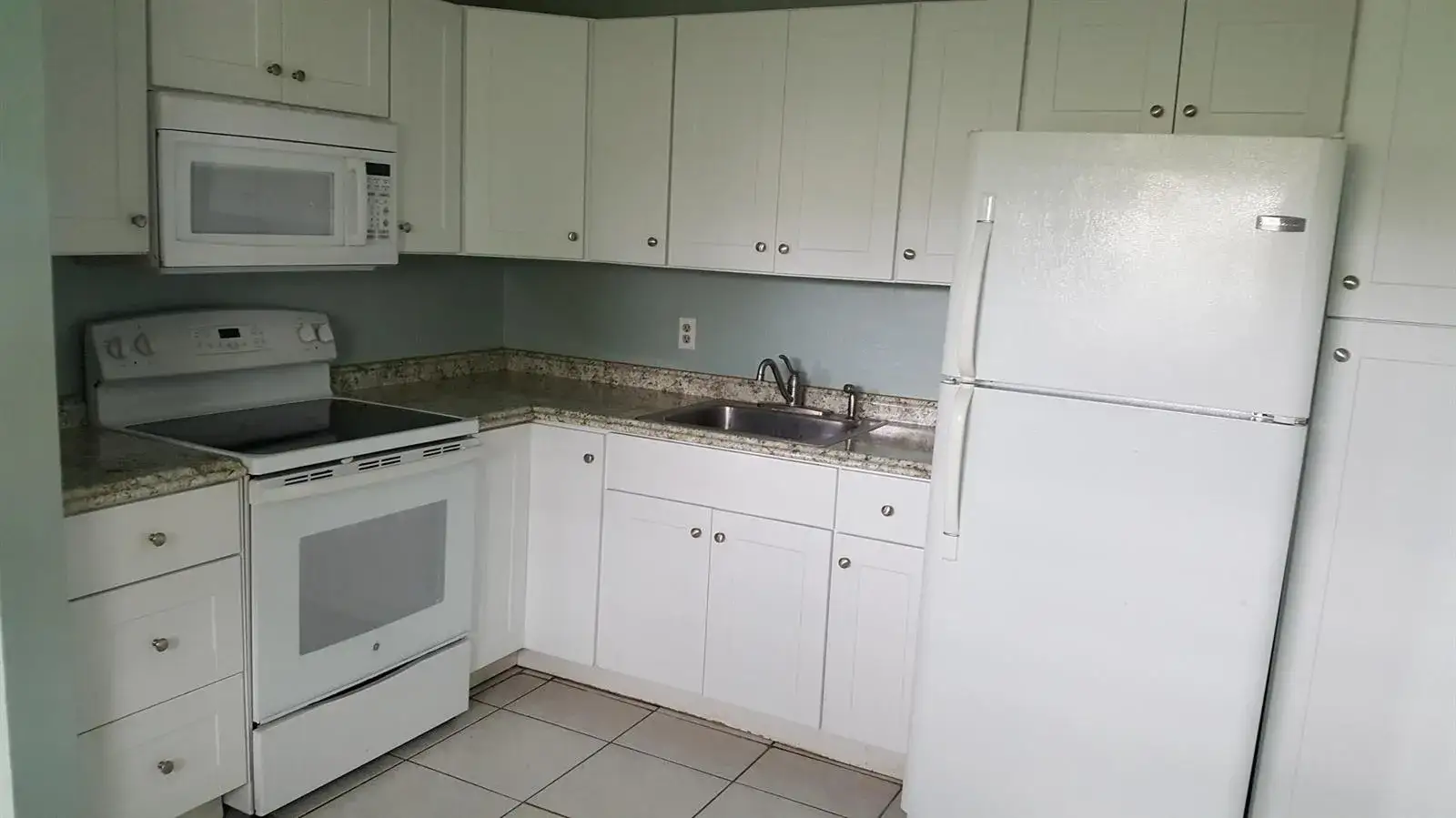 2 bedroom 1 bath Residential Lease for rent at 109 E Central Boulevard, Lantana FL 33462