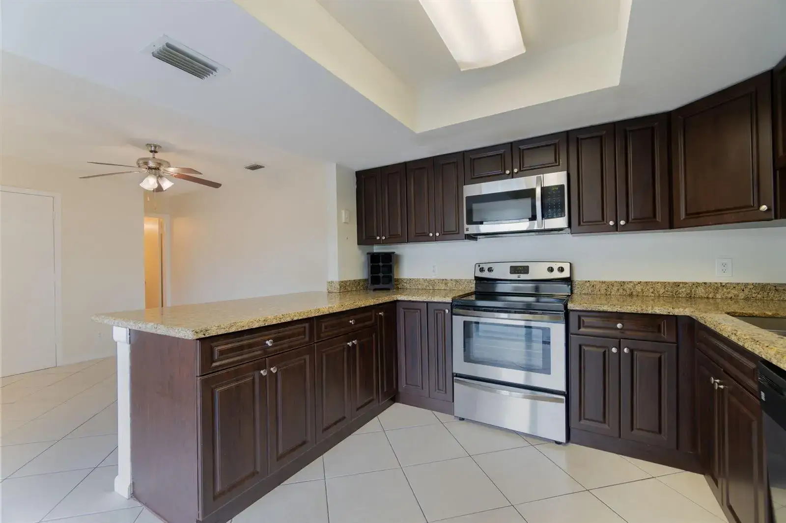 2 bedroom 2 bath Residential for sale at 1530 Shaker Circle, Wellington FL 33414