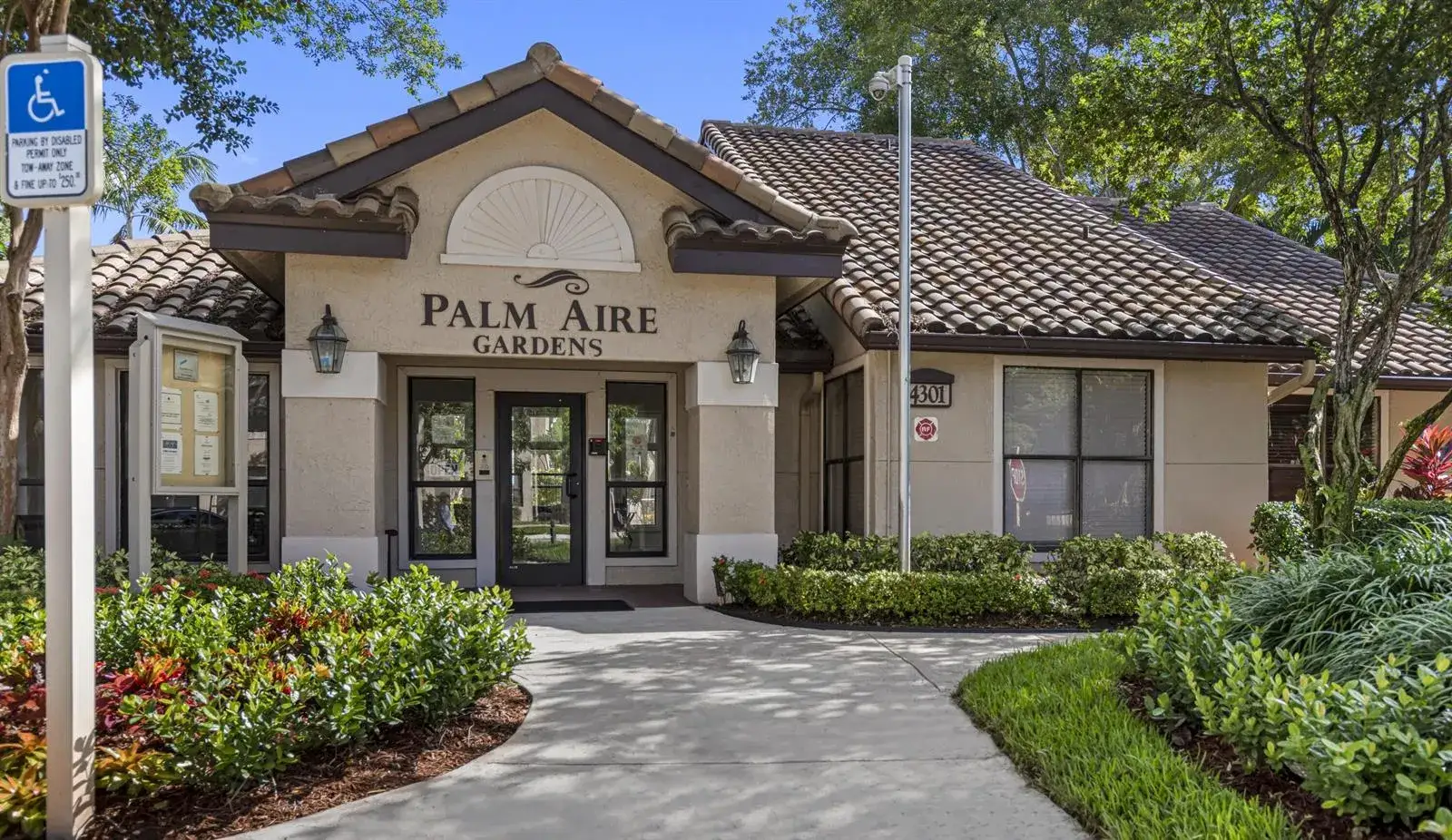 1 bedroom 1 bath Residential for sale at 4221 W McNab Road, Pompano Beach FL 33069
