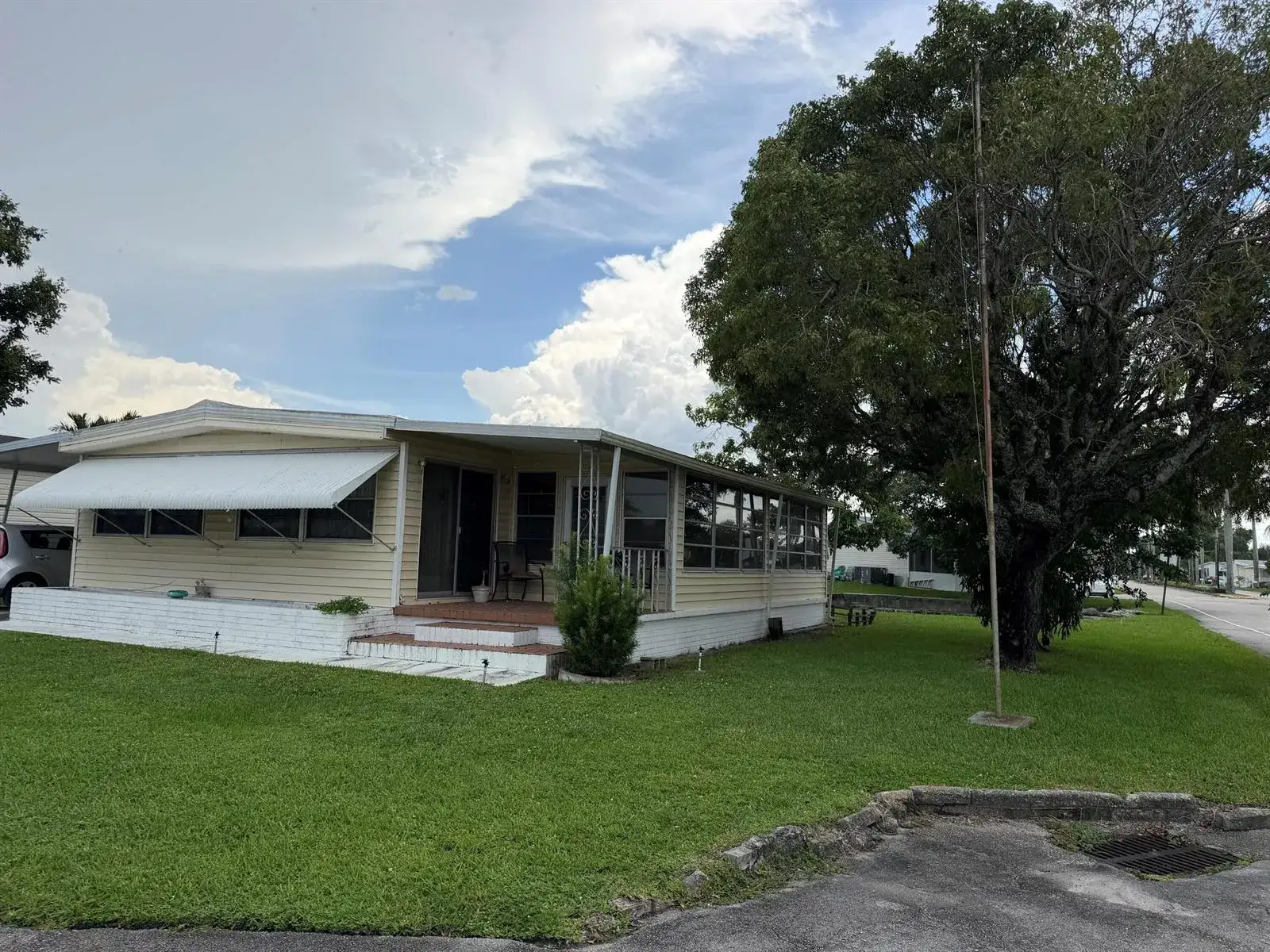 2 bedroom 2 bath Residential for sale at 1801 SW 84TH Avenue, Davie FL 33324