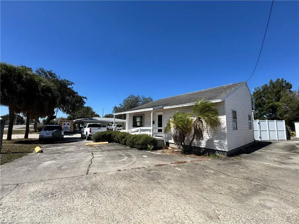 Commercial Sale for sale at 2924 KENILWORTH Boulevard # A, Sebring FL 33870