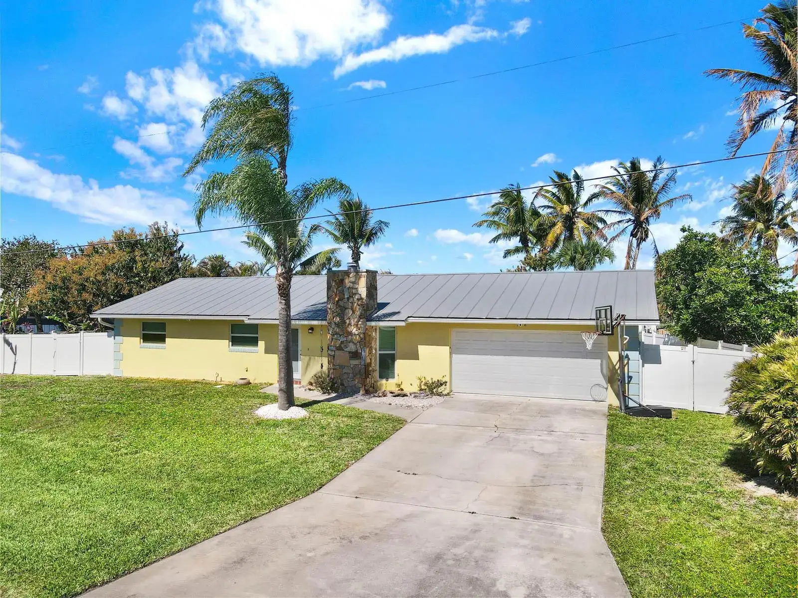 3 bedroom 3 bath Residential for sale at 1902 MIMOSA Avenue, Fort Pierce FL 34949