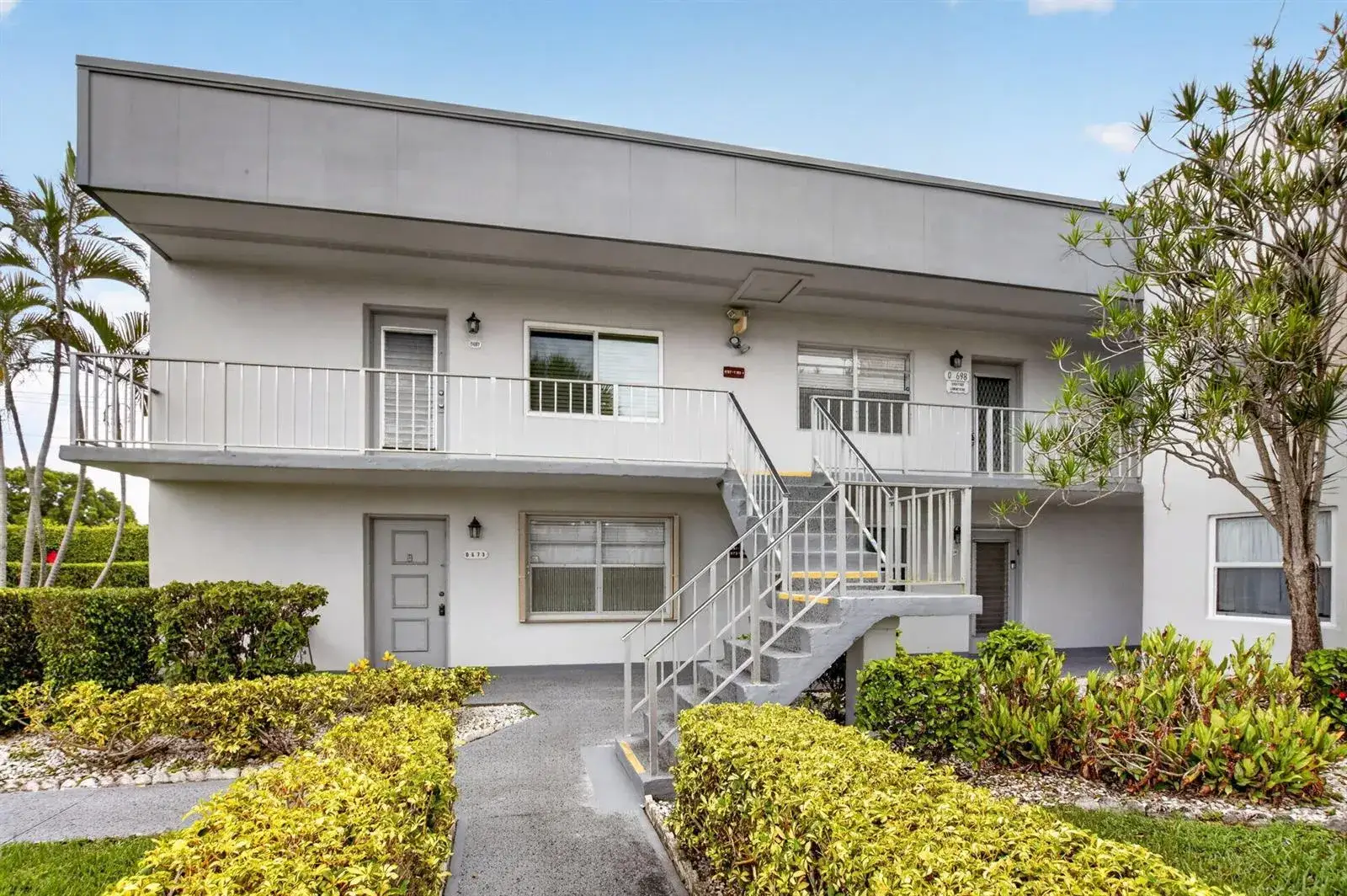 2 bedroom 2 bath Residential for sale at 701 Burgundy O, Delray Beach FL 33484