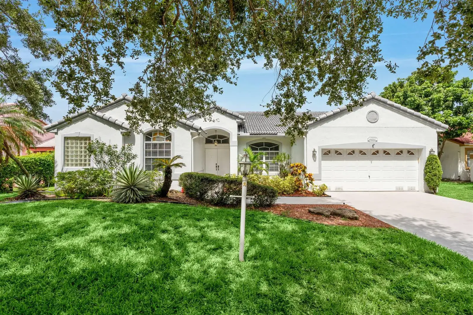 4 bedroom 2 bath Residential for sale at 4220 NW 90TH Terrace, Coral Springs FL 33065