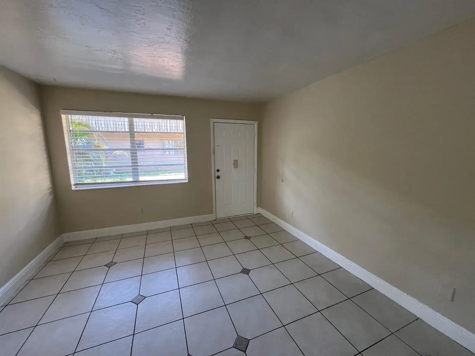2 bedroom 2 bath Residential Lease for rent at 1370 NE 119TH Street # 137008, Miami FL 33161