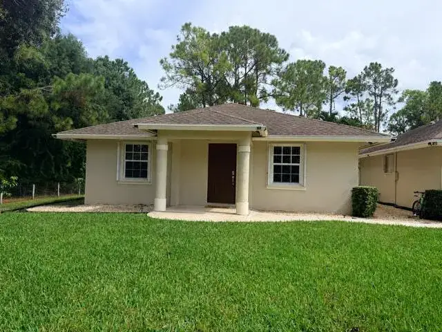 2 bedroom 1 bath Residential Lease for rent at 17065 82ND Road N, FL 33470