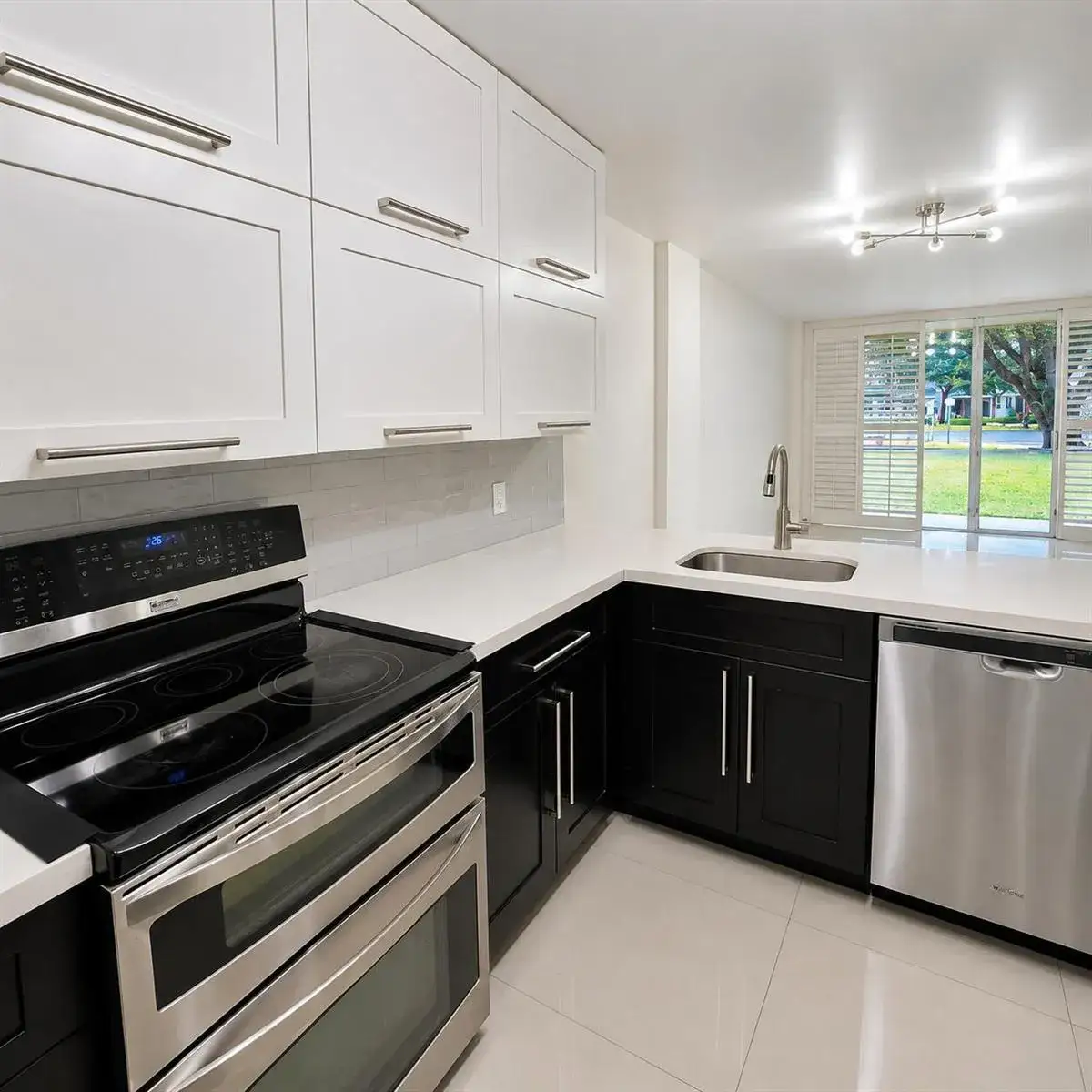 2 bedroom 2 bath Residential for sale at 117 ROYAL PARK Drive # 1H, Oakland Park FL 33309