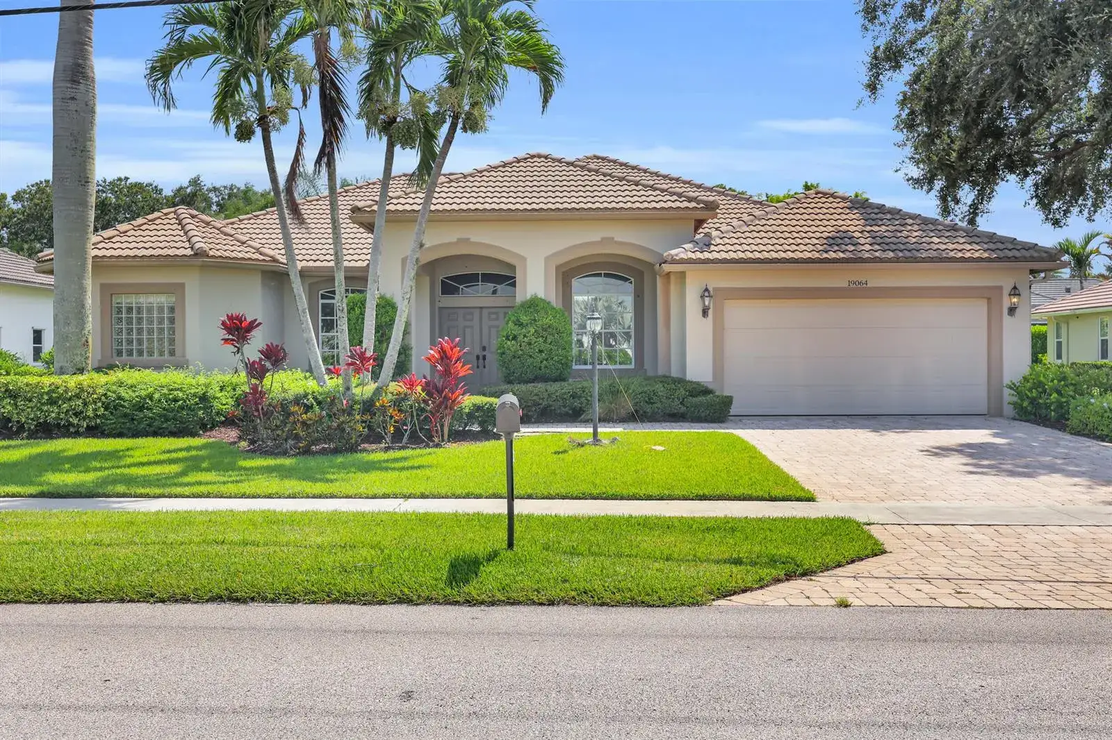 4 bedroom 2 bath Residential for sale at 19064 SE Jupiter River Drive, Jupiter FL 33458