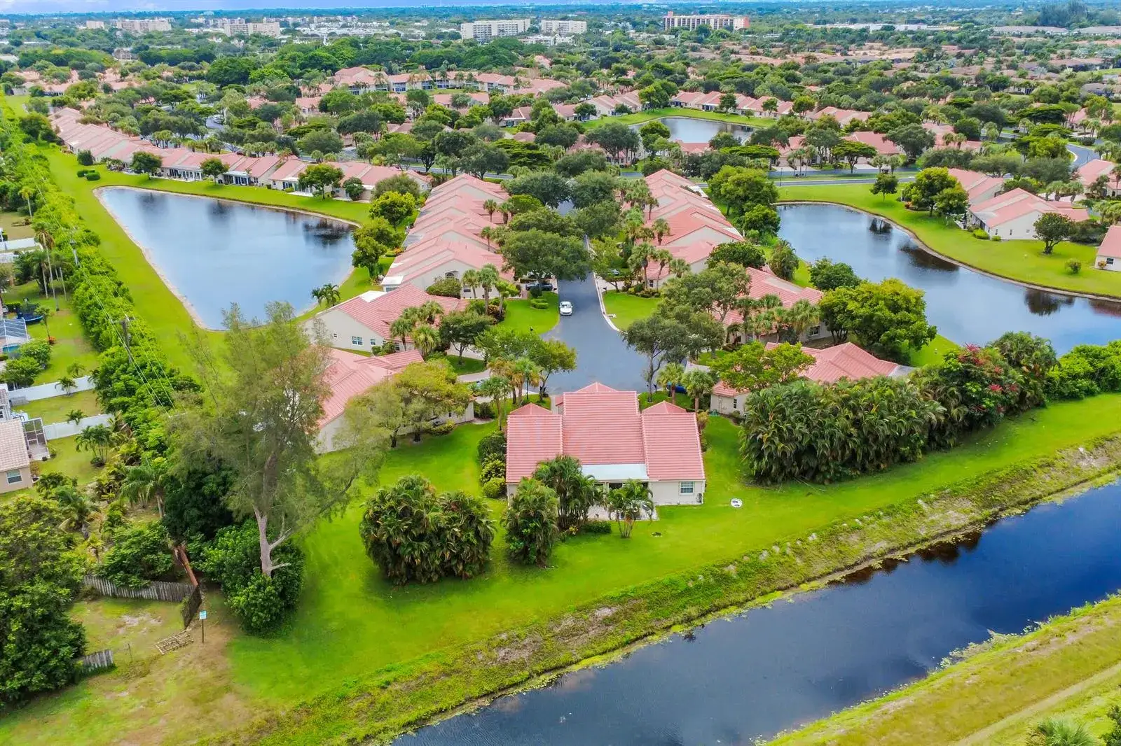 2 bedroom 2 bath Residential for sale at 7943 Lake Sands Drive, Delray Beach FL 33446