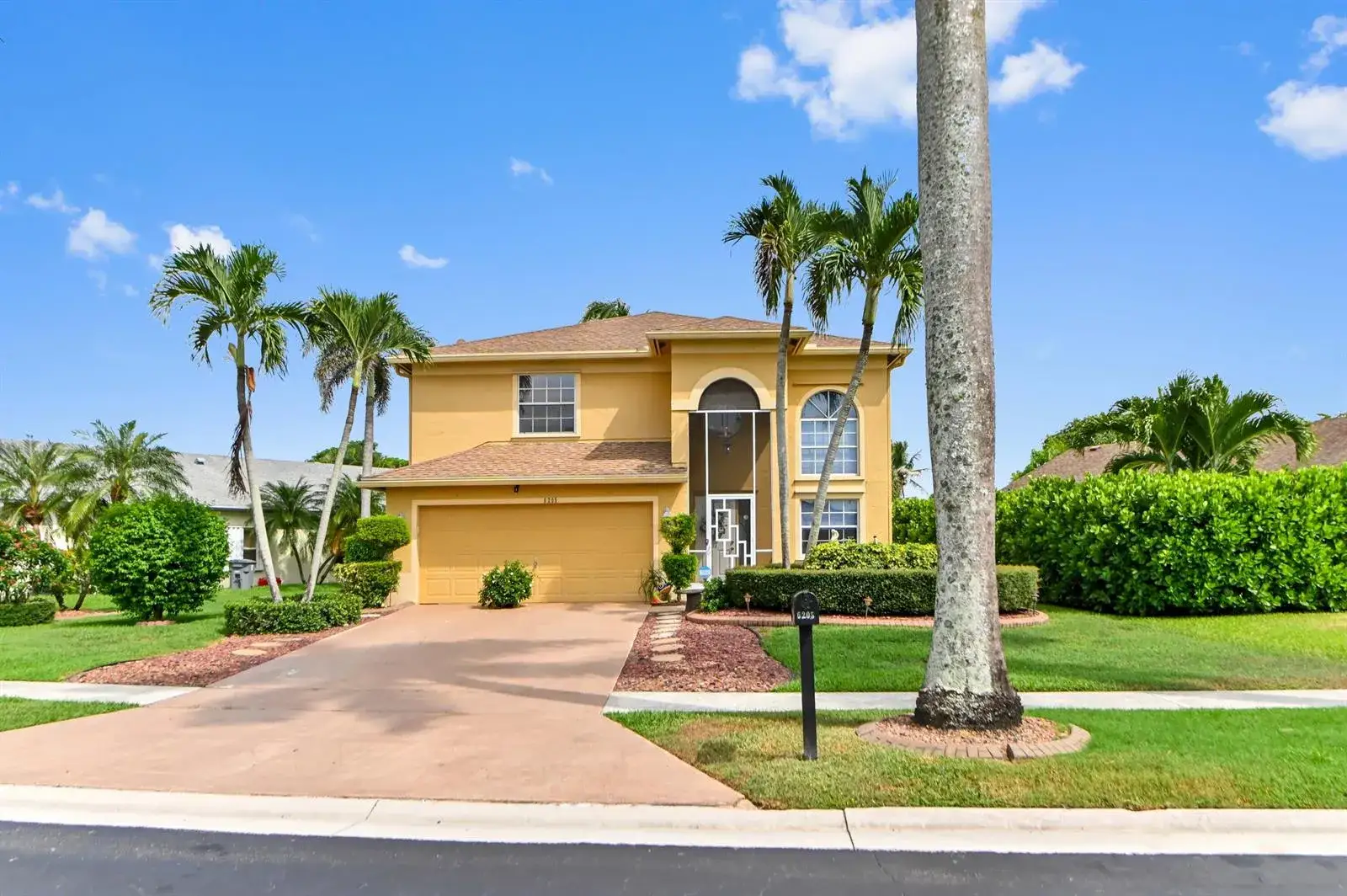 4 bedroom 3 bath Residential for sale at 6205 Lansdowne Circle, Boynton Beach FL 33472