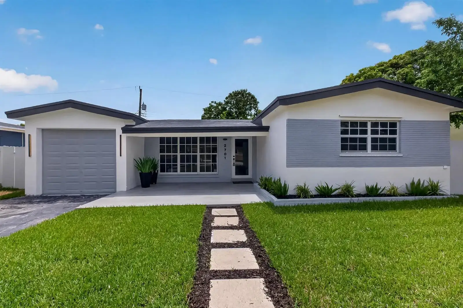 3 bedroom 2 bath Residential for sale at 2701 DE SOTO Drive, Miramar FL 33023