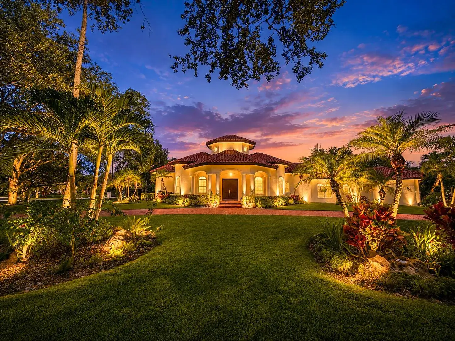 5 bedroom 4 bath Residential for sale at 4051 E RIDGEVIEW Drive, Davie FL 33330