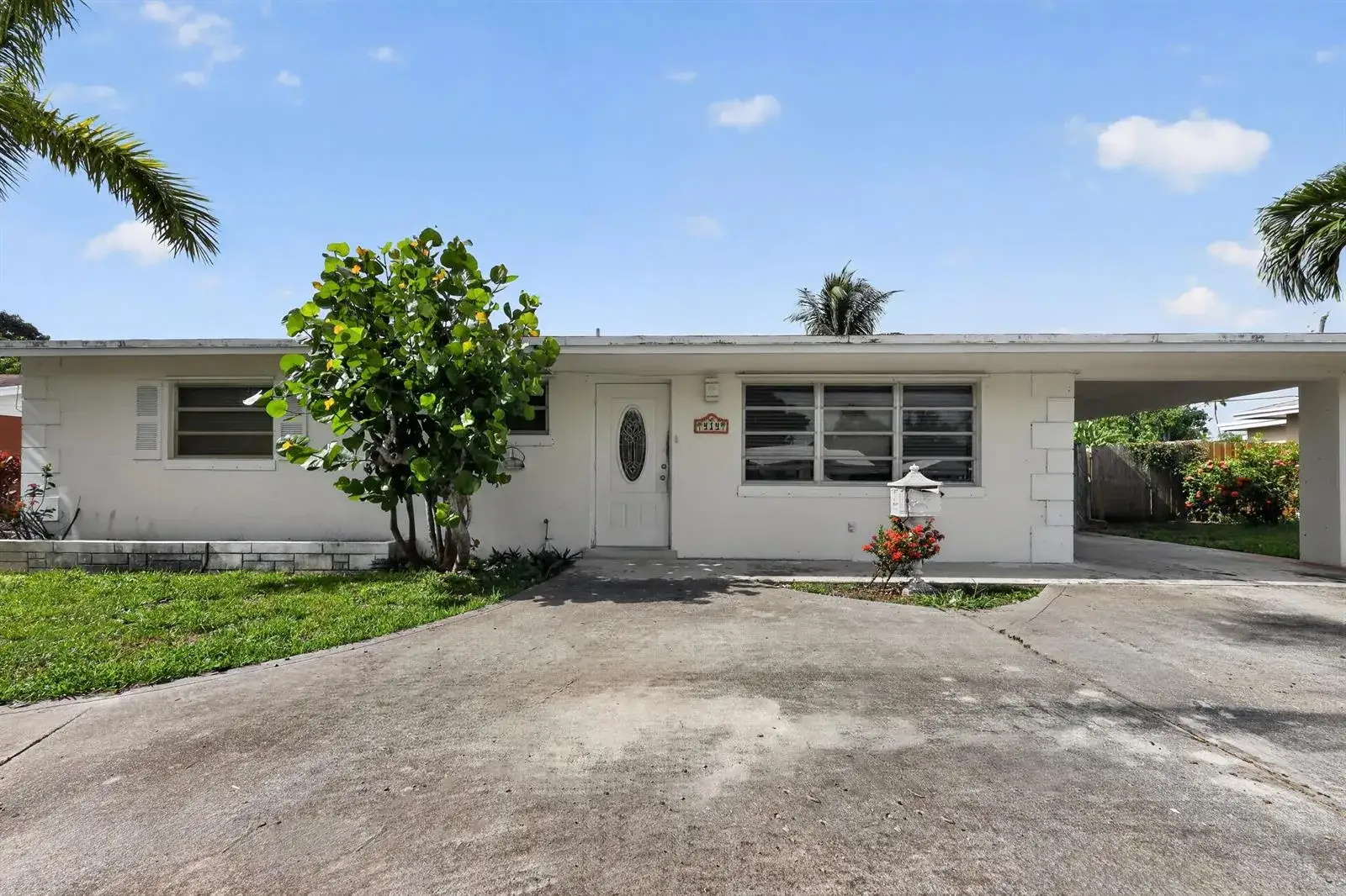 2 bedroom 2 bath Residential for sale at 414 FORESTERIA Drive, Lake Park FL 33403