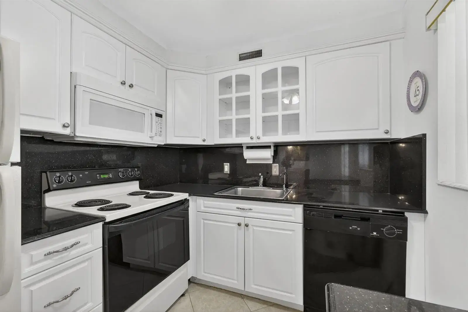 2 bedroom 1 bath Residential for sale at 100 SHEFFIELD E, West Palm Beach FL 33417
