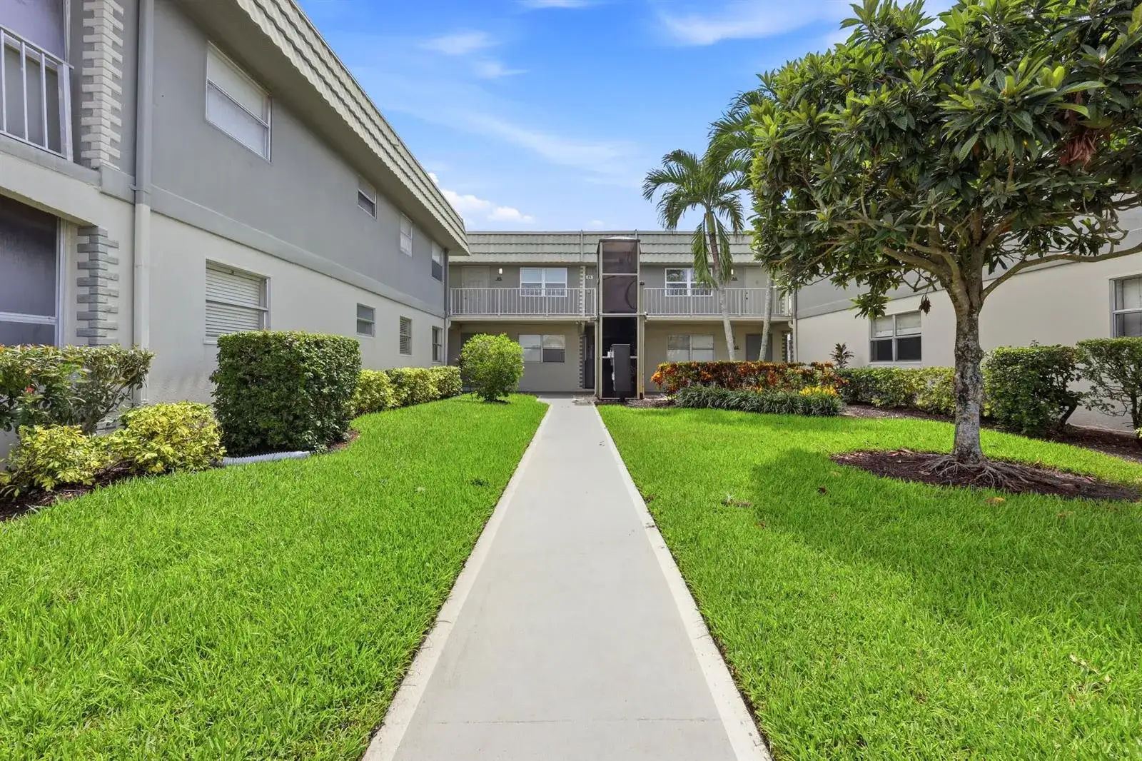 1 bedroom 1 bath Residential for sale at 91 FLANDERS B, Delray Beach FL 33484
