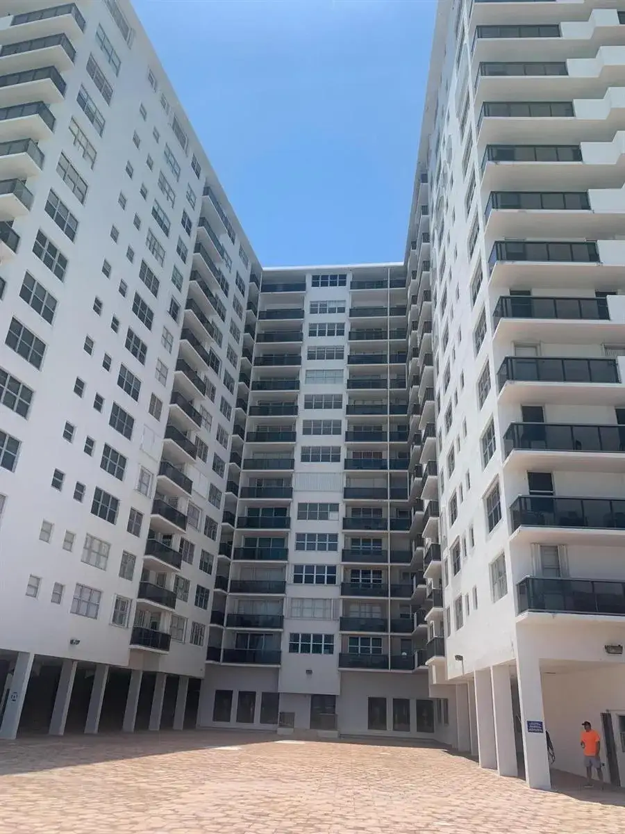 6039 COLLINS Avenue # 1722, Miami Beach FL 33140