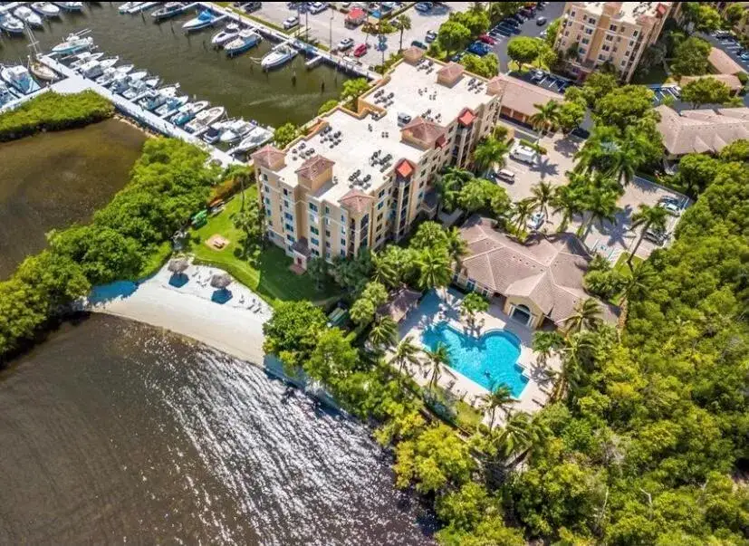 2 bedroom 2 bath Residential for sale at 1100 Scotia Drive # 102, Hypoluxo FL 33462