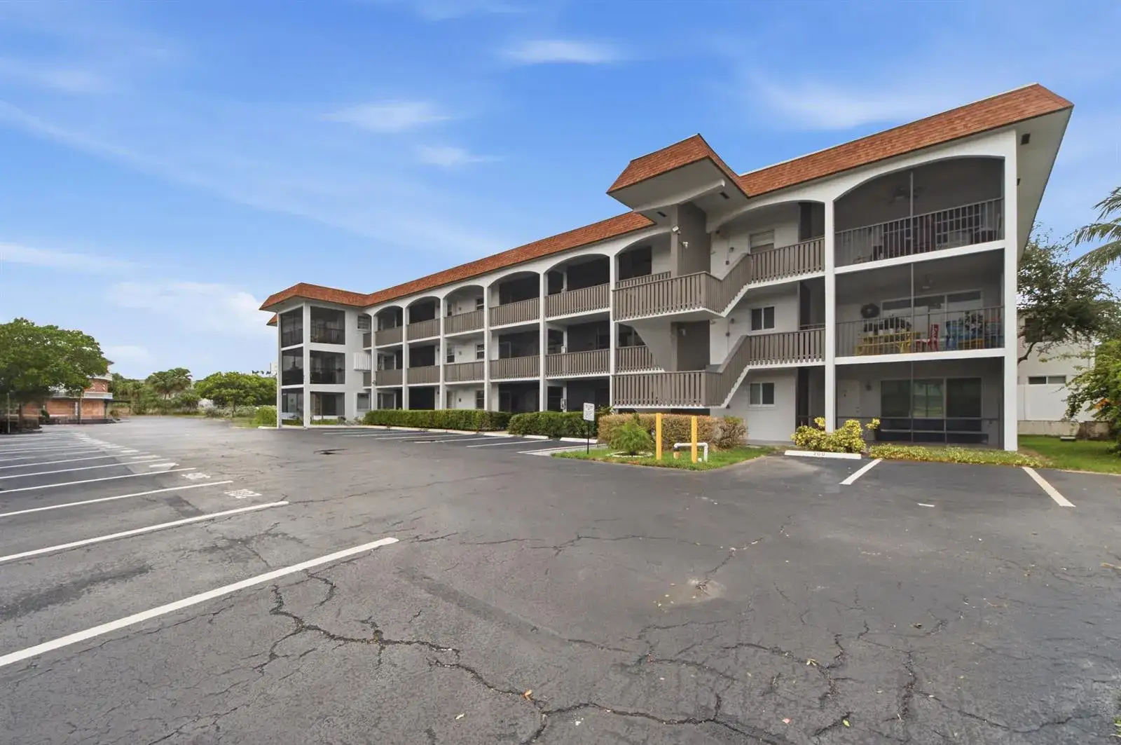 2 bedroom 2 bath Residential for sale at 651 PINE Drive # 309, Pompano Beach FL 33060