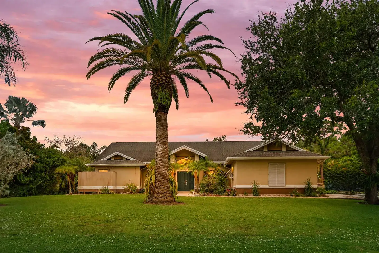 4 bedroom 3 bath Residential for sale at 202 NE FLAX Terrace, Jensen Beach FL 34957