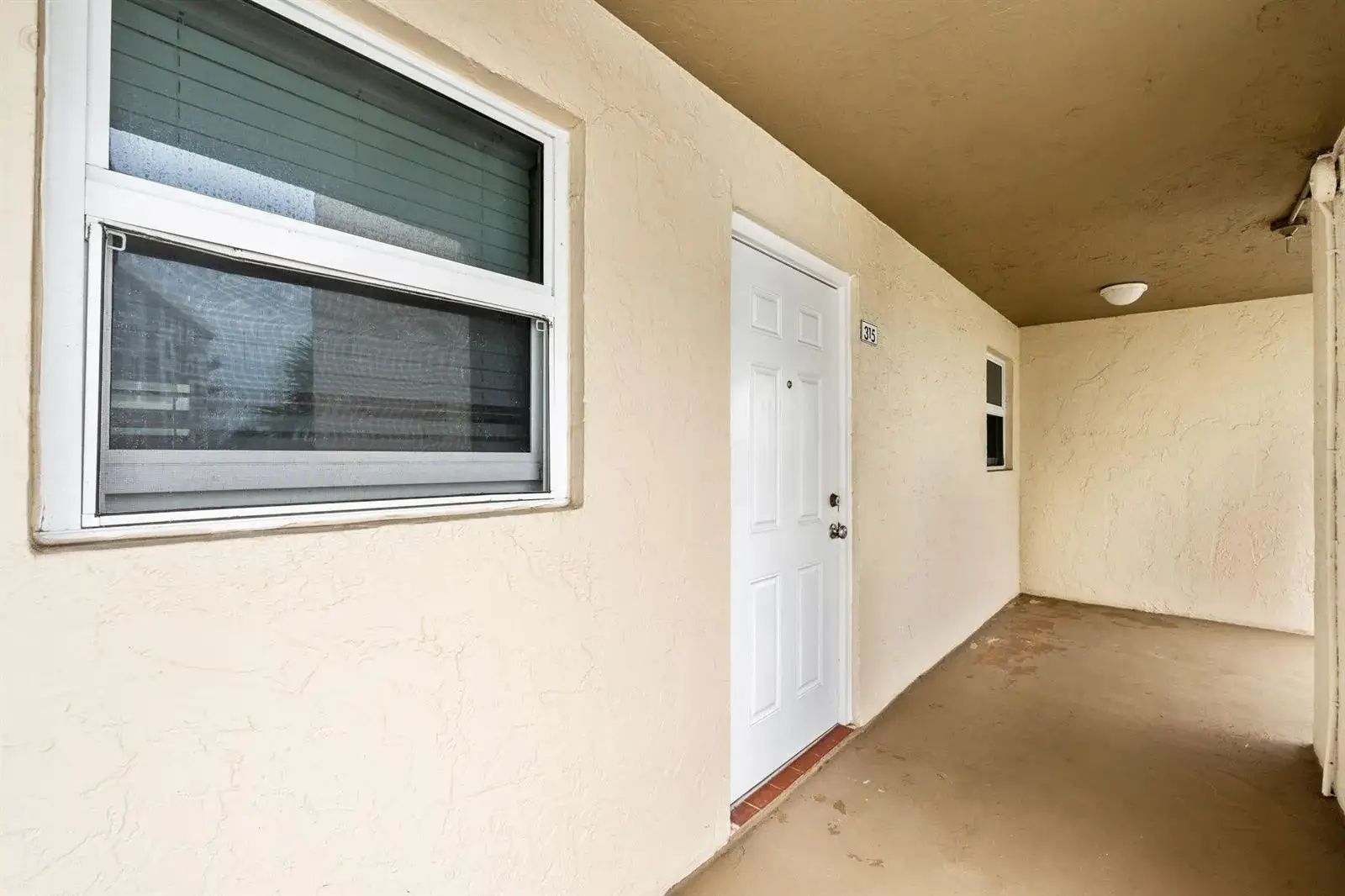 1 bedroom 1 bath Residential for sale at 2929 S OCEAN # 3150, Boca Raton FL 33432